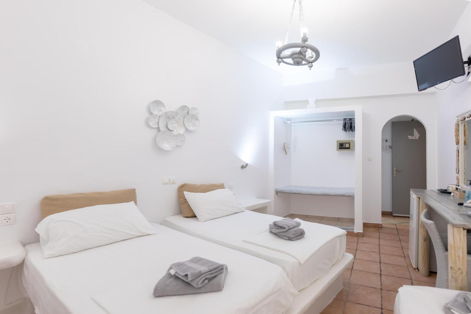 Madaky Naousa (Paros)