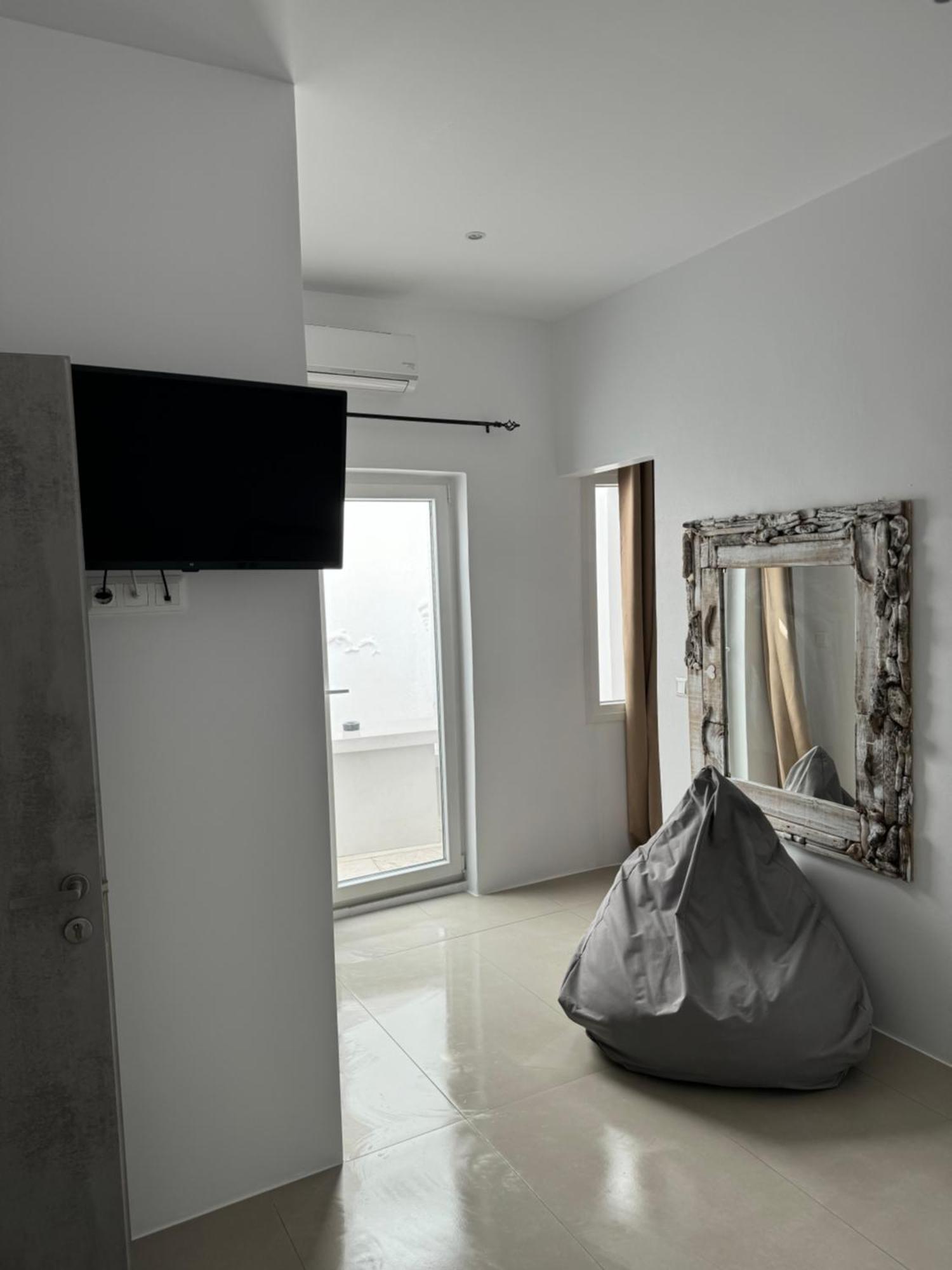 Madaky Hotel