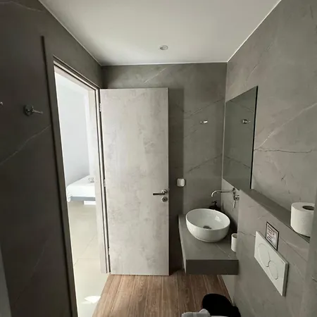 Madaky Hotel Náousa Buitenkant foto