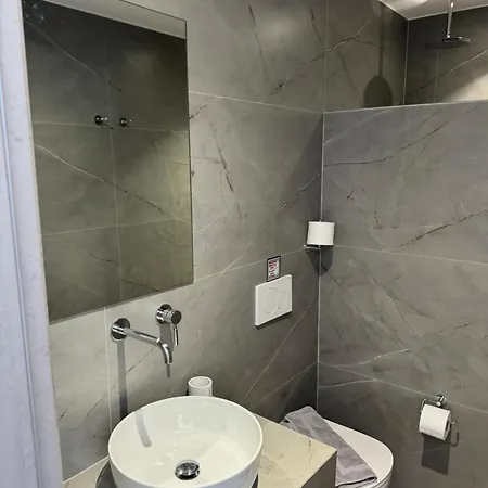 Madaky Hotel Náousa Buitenkant foto