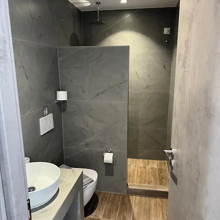 Madaky Hotel Náousa Buitenkant foto