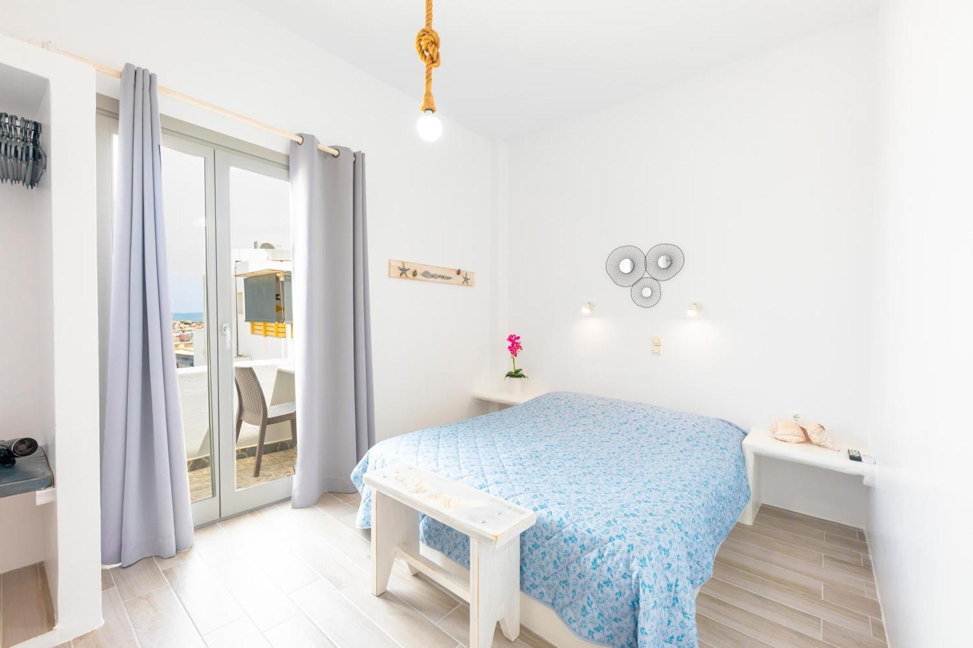 Hotel Madaky Naousa (Paros)