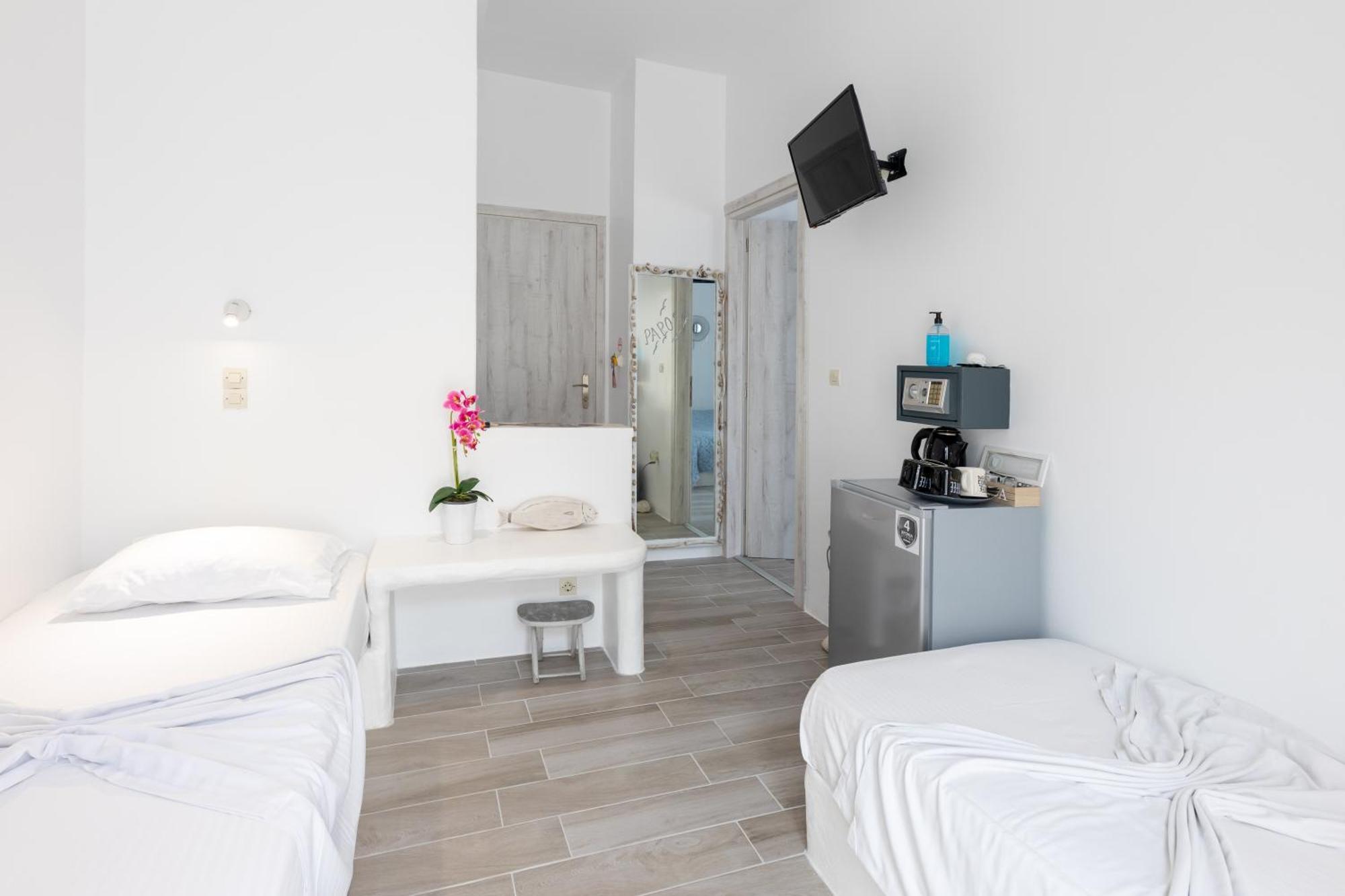 Madaky Hotel