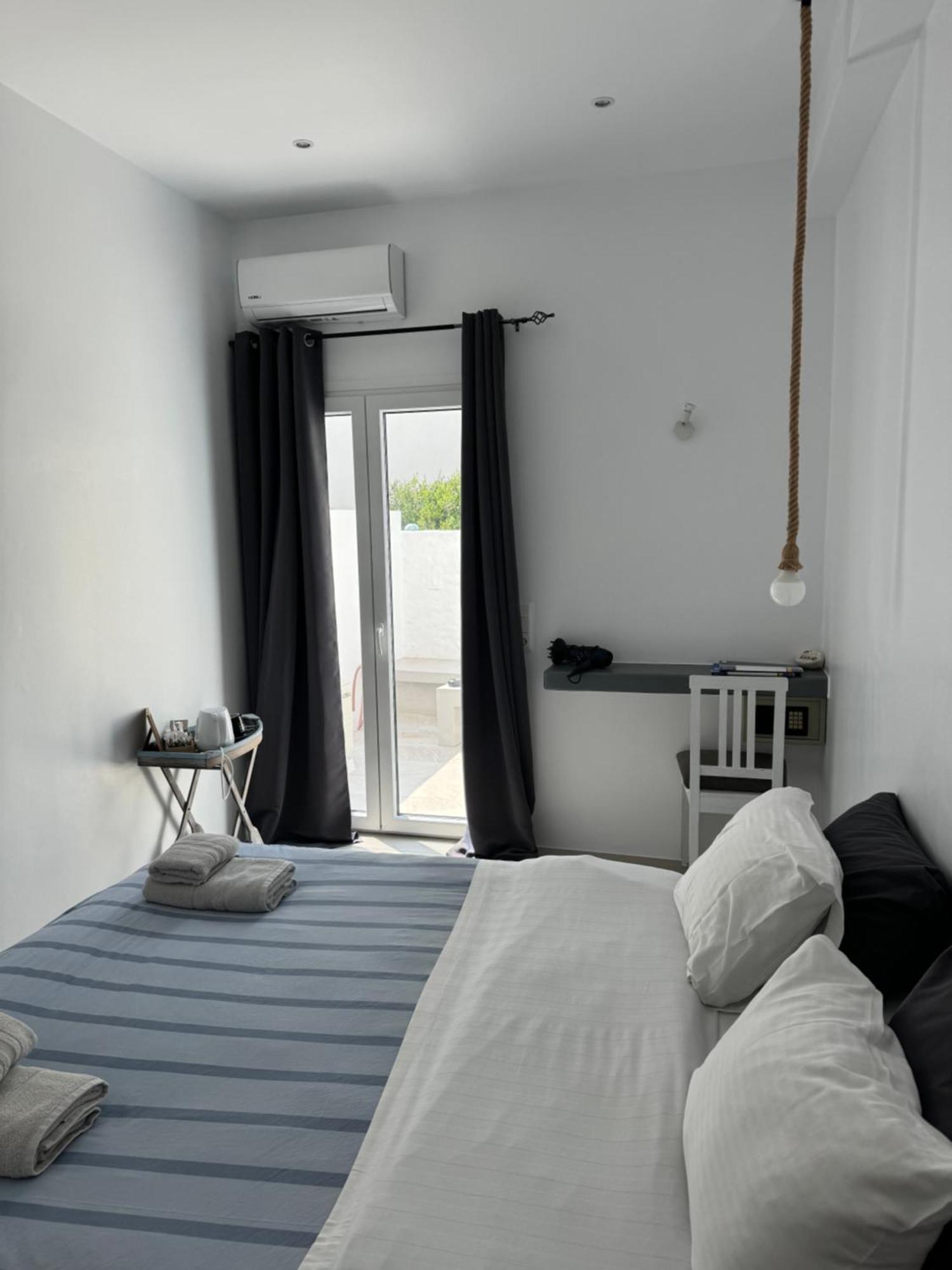 Madaky Hotel *
