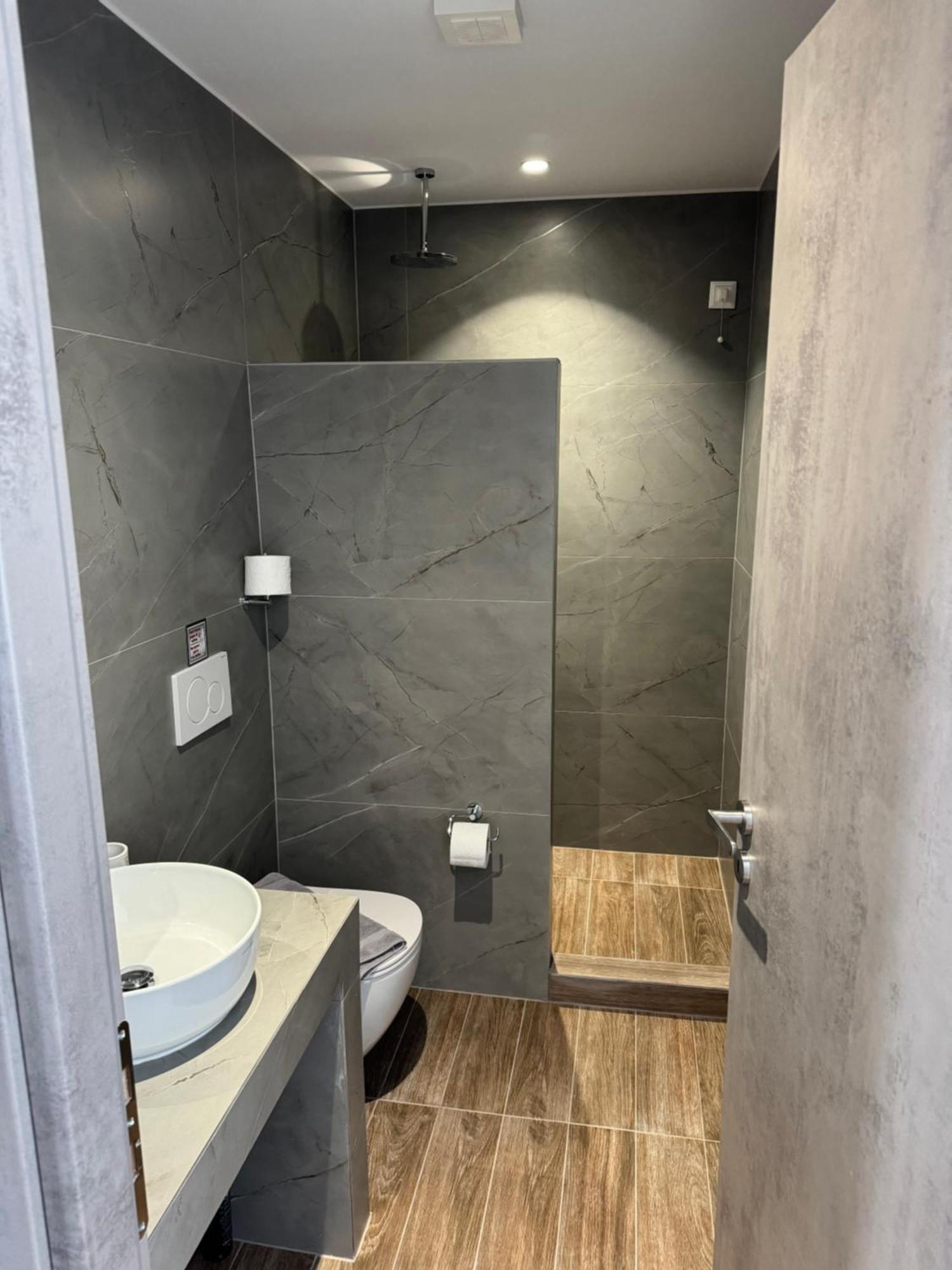Hotel Madaky Naousa (Paros)