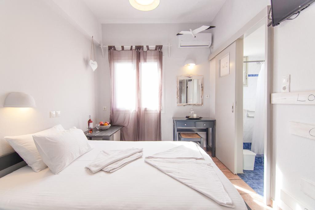 Madaky * Naousa (Paros)
